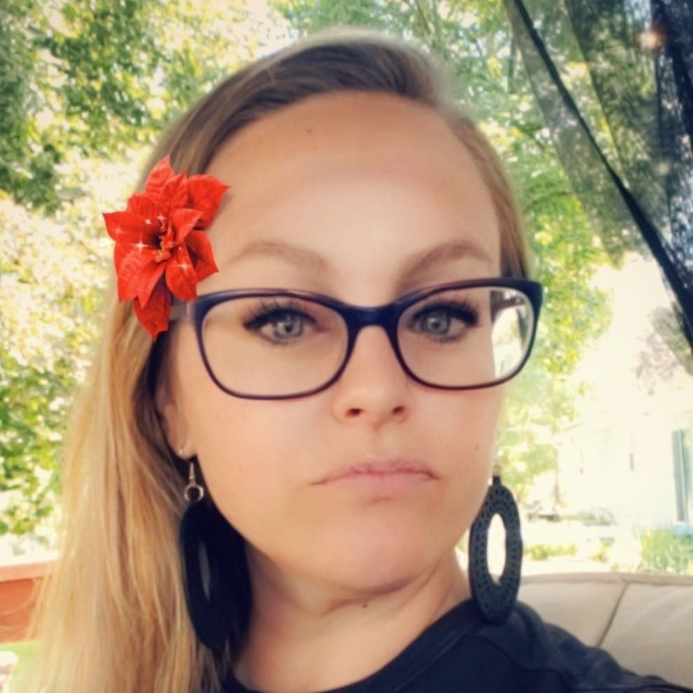 Meet your Posher, Holly